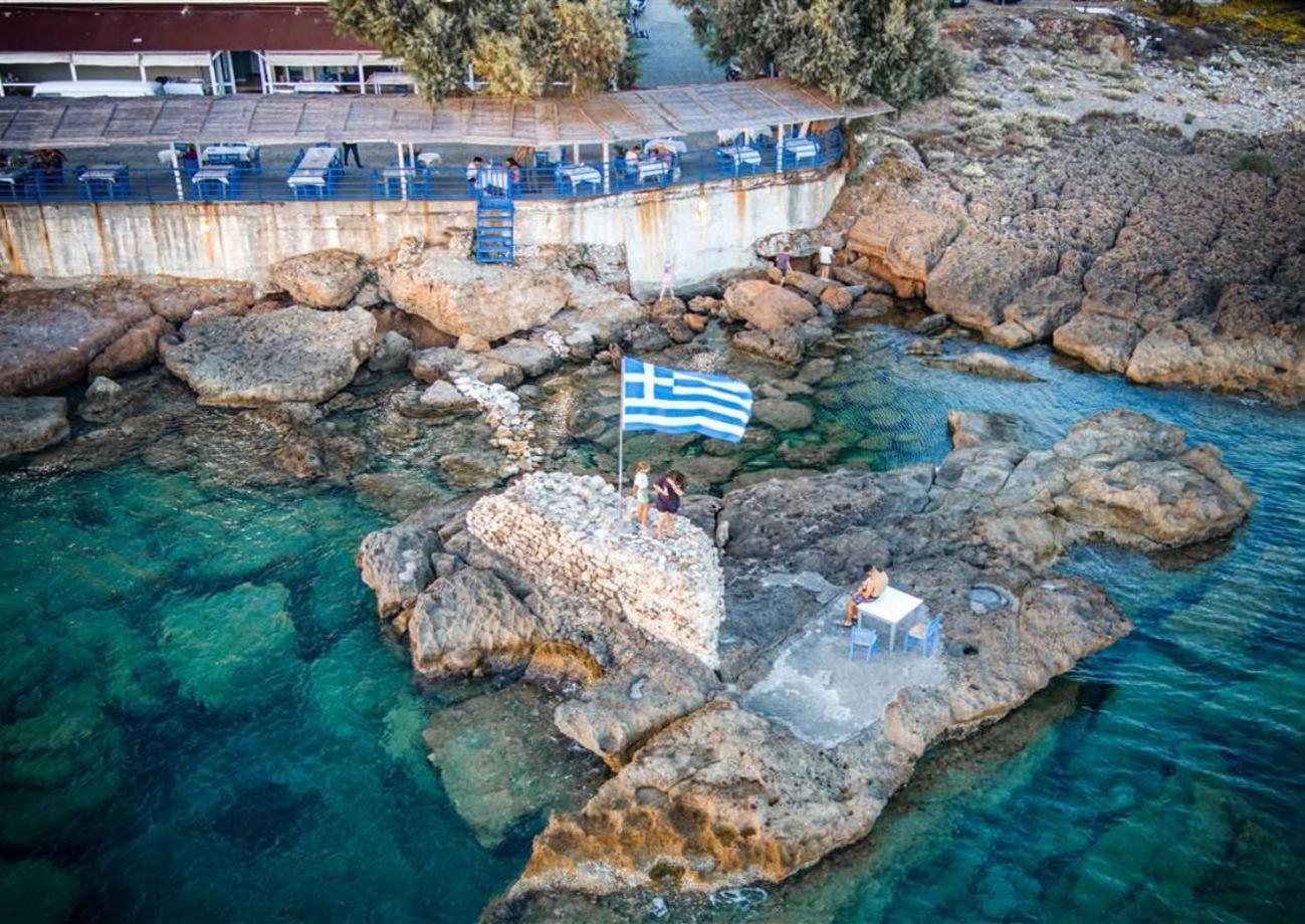 Panoraias Luxury Suite Кипарисия Екстериор снимка