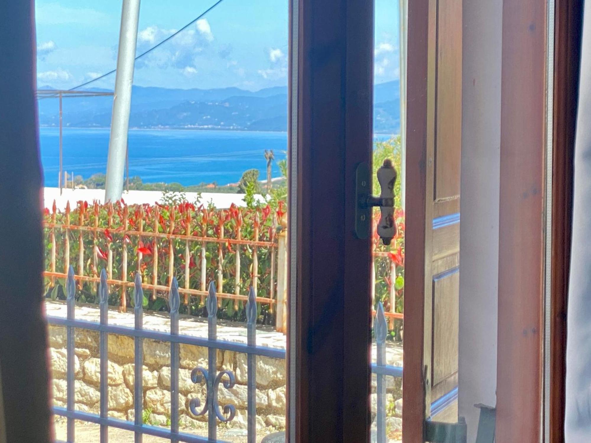 Panoraias Luxury Suite Кипарисия Екстериор снимка